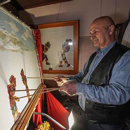 Karagöz Hacivat gölge oyunu sahne örneği